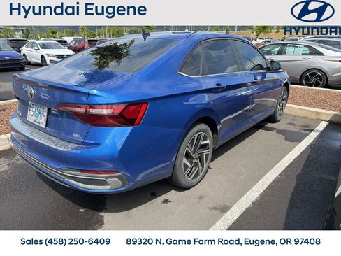Used 2024 Volkswagen Jetta SEL FWD image 4