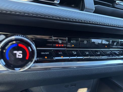 Used 2025 Chevrolet Equinox LT w/ Convenience Package II image 23