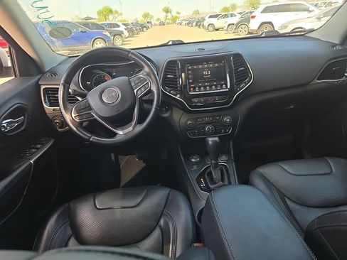 Used 2019 Jeep Cherokee Limited w/ Luxury Group AWD/4WD image 7