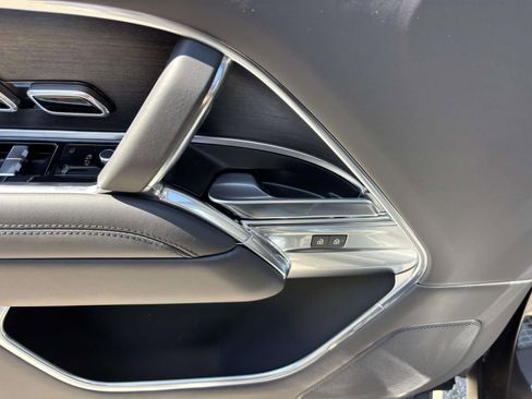 New 2025 Land Rover Range Rover SE image 13