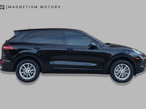 Used 2018 Porsche Cayenne AWD/4WD image 3