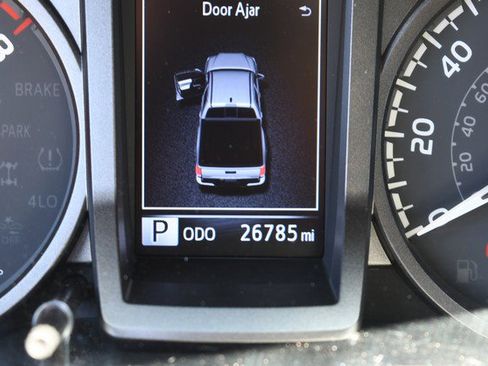 Used 2023 Toyota Tacoma TRD Off-Road image 32