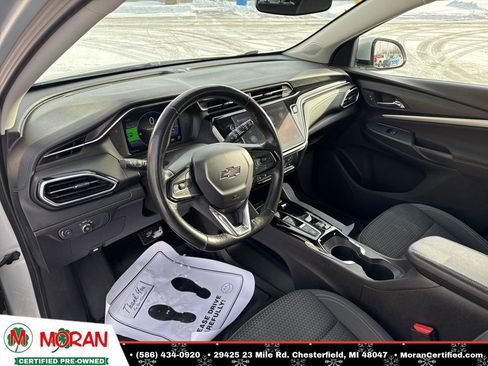 Used 2022 Chevrolet Bolt EUV LT w/ Comfort Package image 12