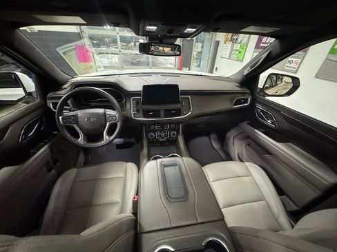 Used 2023 Chevrolet Suburban Z71 w/ Luxury Package image 16