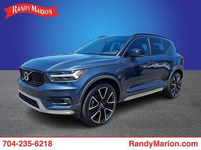 Used 2022 Volvo XC40 T5 R-Design