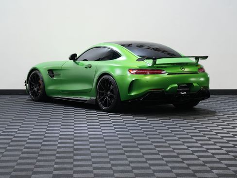 Used 2018 Mercedes-Benz AMG GT R image 7
