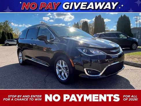 Used 2019 Chrysler Pacifica Touring-L Plus w/ Tire & Wheel Group image 7