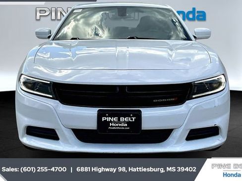 Used 2022 Dodge Charger SXT image 3
