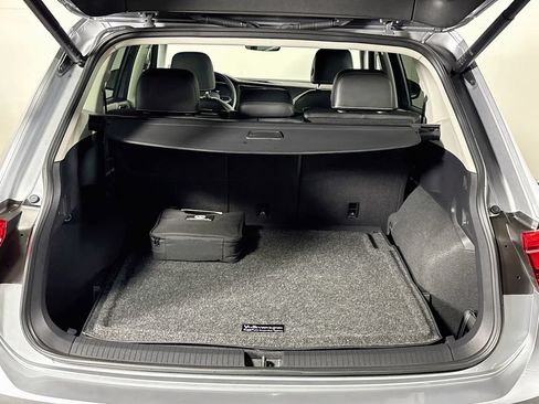 Certified 2024 Volkswagen Tiguan SE w/ Panoramic Sunroof Package AWD/4WD image 22