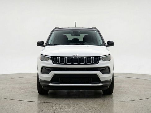 Used 2025 Jeep Compass Limited image 2