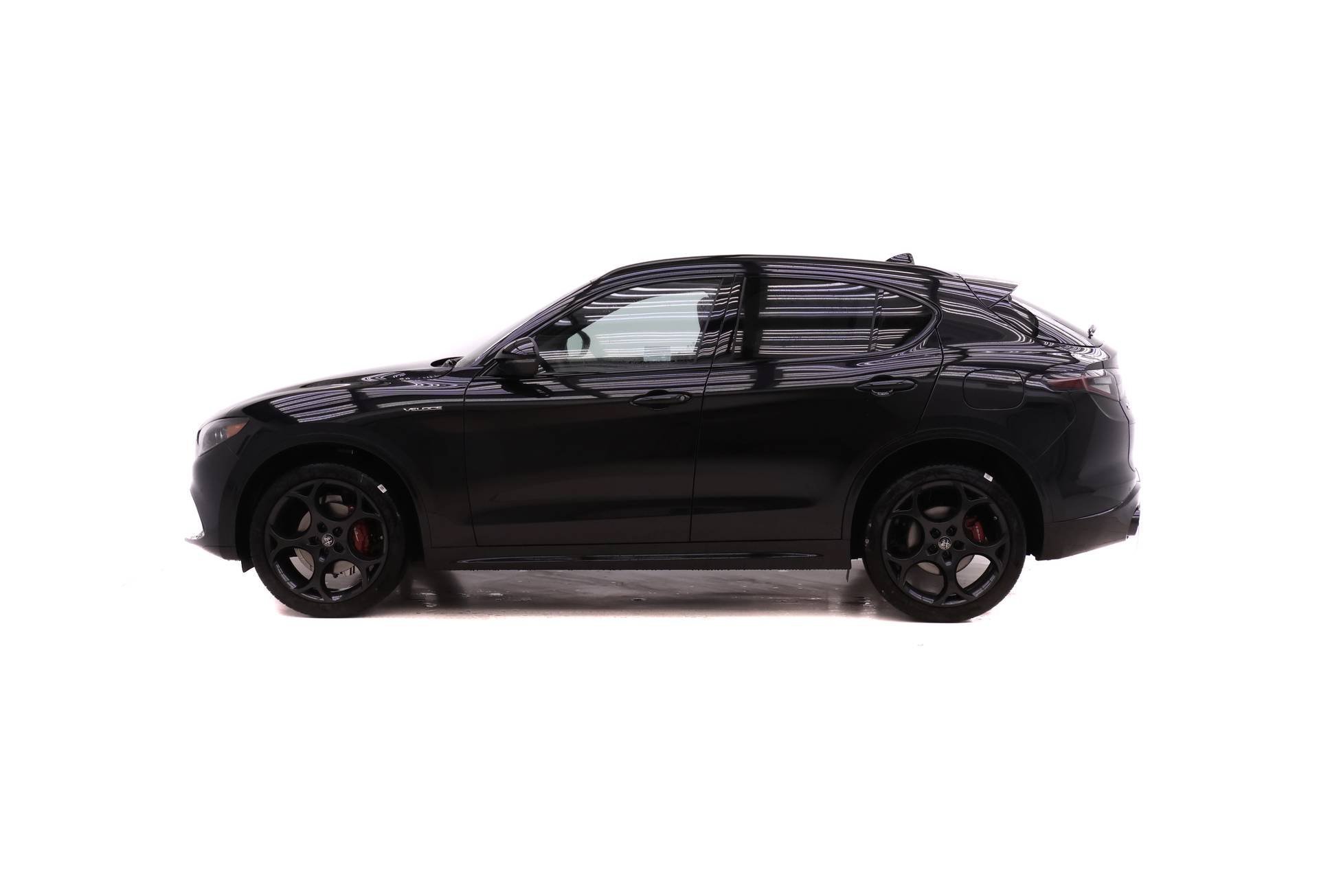 New 2026 Alfa Romeo Stelvio Sprint AWD/4WD image 3