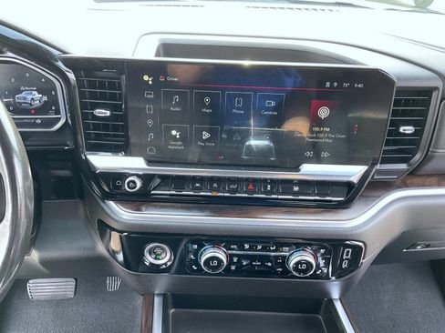 Used 2022 GMC Sierra 1500 SLT w/ SLT Convenience Package AWD/4WD image 13