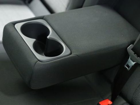 Used 2023 Nissan Rogue SV image 32