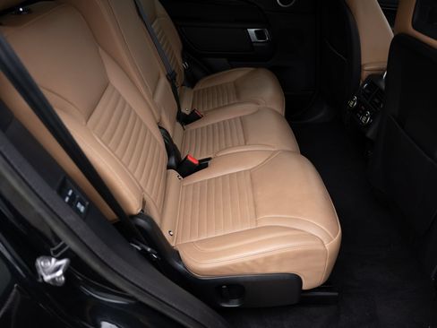 Used 2023 Land Rover Discovery HSE R-Dynamic AWD/4WD image 53