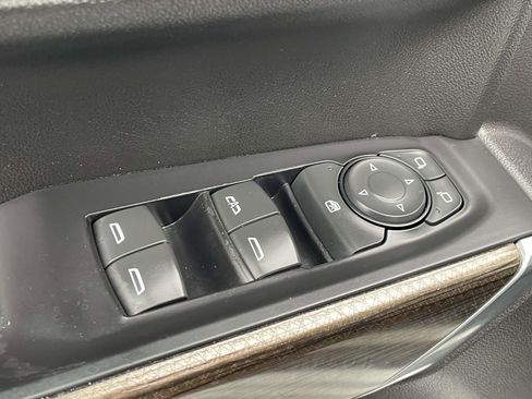 Used 2021 Chevrolet Silverado 1500 LT image 22