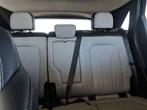 Used 2025 Ford Escape Platinum w/ Premium Technology Package image 26