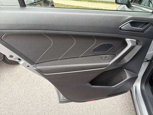 Used 2023 Volkswagen Tiguan SE R-Line image 48