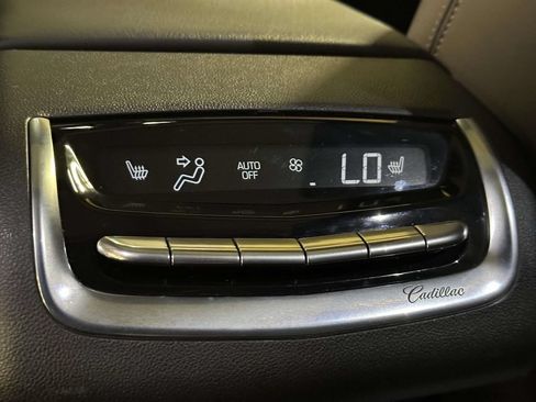 Used 2023 Cadillac XT6 Premium Luxury w/ Technology Package AWD/4WD image 14
