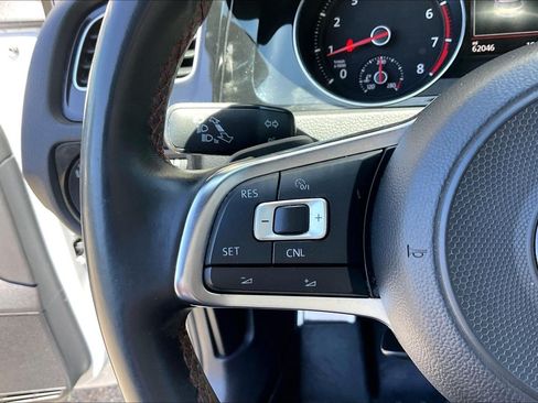 Used 2018 Volkswagen GTI SE FWD image 17