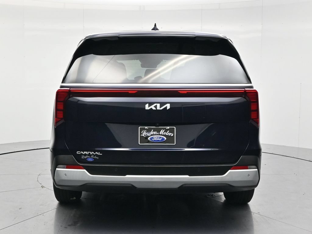 Used 2025 Kia Carnival FWD image 6