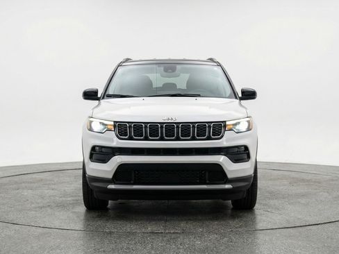 Used 2025 Jeep Compass Limited image 2