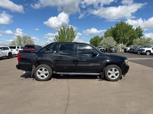 Used 2013 Chevrolet Avalanche LT AWD/4WD image 8