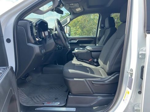 Certified 2024 Chevrolet Silverado 3500 LT image 9