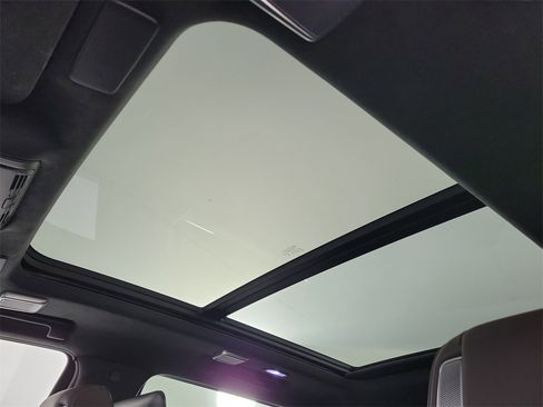 Certified 2023 Cadillac Escalade Premium Luxury Platinum w/ Heavy-Duty Trailer Package image 18