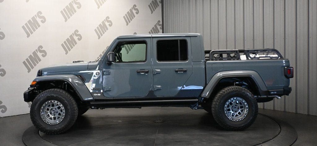 Used 2024 Jeep Gladiator Sport AWD/4WD image 8