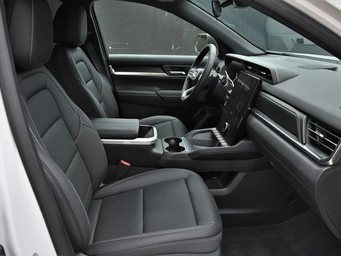 Used 2026 GMC Terrain Elevation w/ Elevation Premium Package FWD image 11