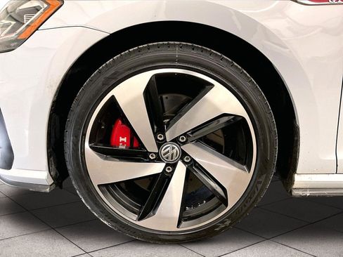 Used 2019 Volkswagen GTI SE image 9