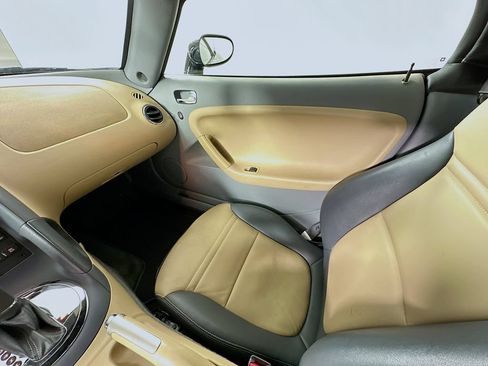 Used 2007 Pontiac Solstice Convertible w/ Premium Package RWD image 9