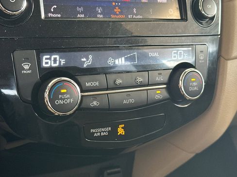 Used 2019 Nissan Rogue SV image 17