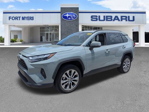 Used 2022 Toyota RAV4 XLE Premium FWD image 7