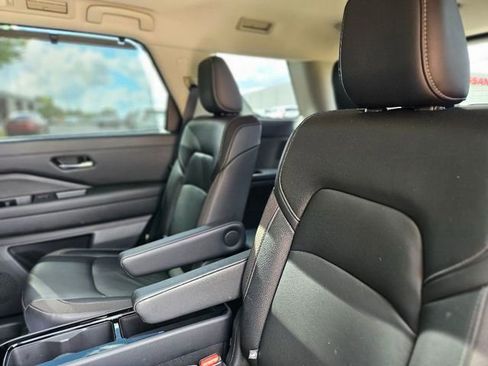 Certified 2022 Nissan Pathfinder SL w/ SL Premium Package image 28
