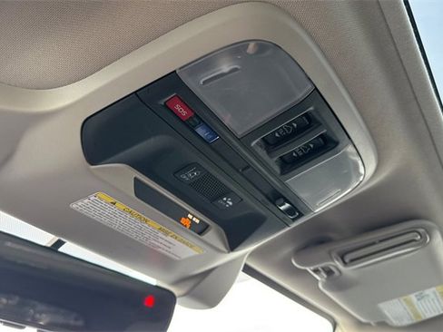 Used 2020 Subaru Crosstrek 2.0i Limited w/ Moonroof Package w/Navigation image 24