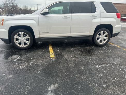 Used 2017 GMC Terrain SLE image 18