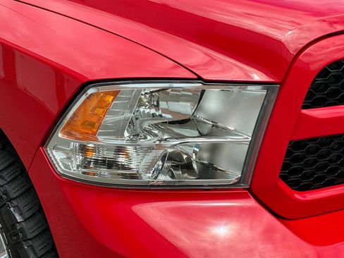 Used 2018 RAM 1500 Express AWD/4WD image 29