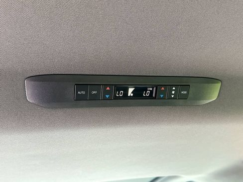 Used 2021 Toyota Sienna XSE FWD image 25