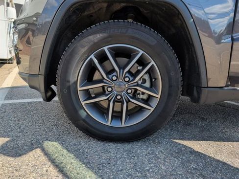 Used 2021 Jeep Grand Cherokee Limited w/ Premium Lighting Group AWD/4WD image 34
