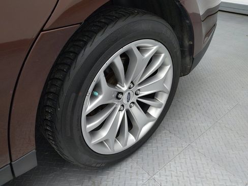 Used 2015 Ford Taurus Limited image 31