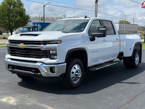 Used 2025 Chevrolet Silverado 3500 LT w/ Safety Package AWD/4WD image 4