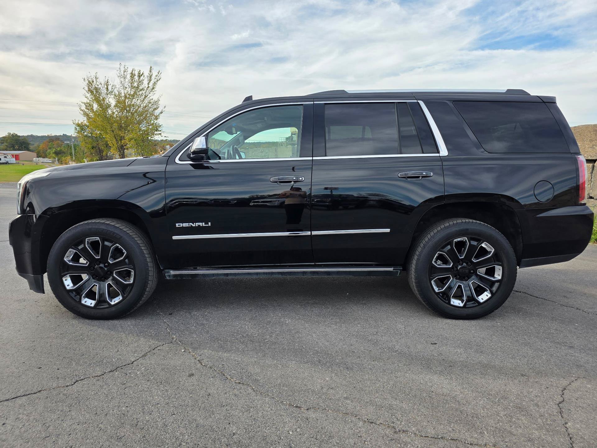 Used 2019 GMC Yukon Denali w/ Denali Ultimate Package AWD/4WD image 7