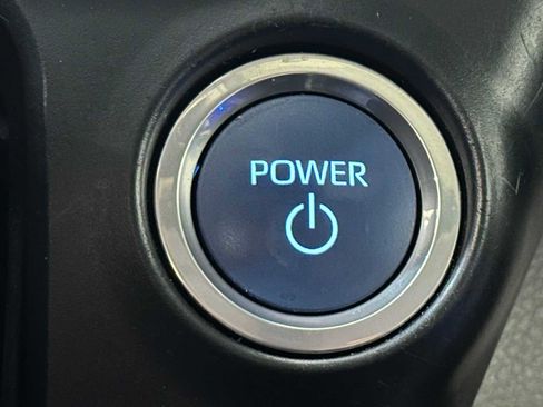 Used 2023 Toyota Sienna XLE FWD image 19