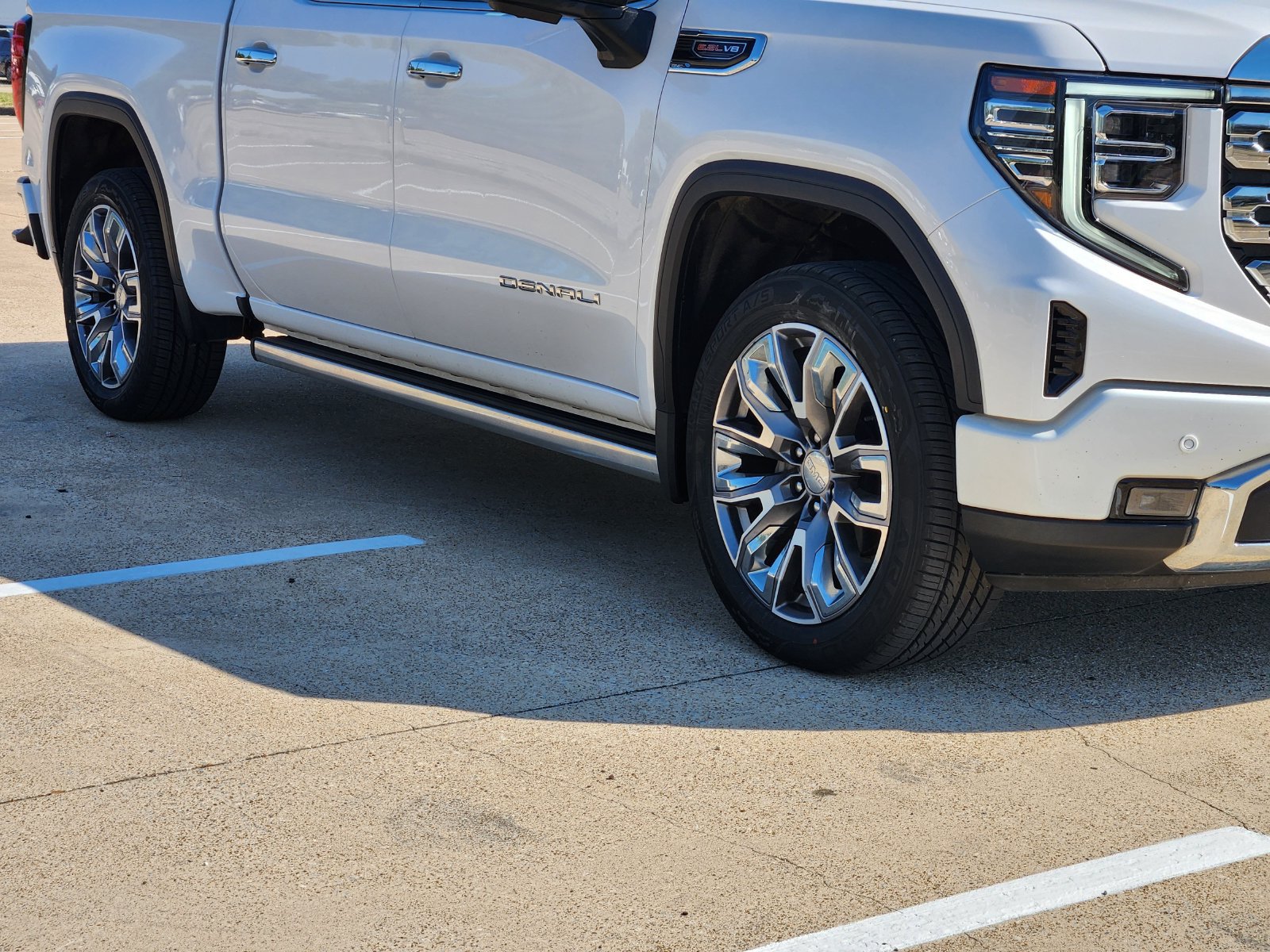 Used 2023 GMC Sierra 1500 Denali w/ Denali Reserve Package AWD/4WD image 11