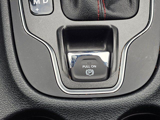 Used 2022 Jeep Cherokee Trailhawk w/ Premium Leather Package AWD/4WD image 38