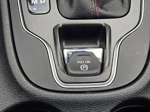 Used 2022 Jeep Cherokee Trailhawk w/ Premium Leather Package AWD/4WD image 38