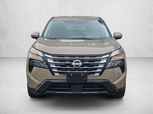 Used 2025 Nissan Rogue SV AWD/4WD image 2