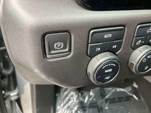 Used 2023 Chevrolet Silverado 1500 LT AWD/4WD image 18