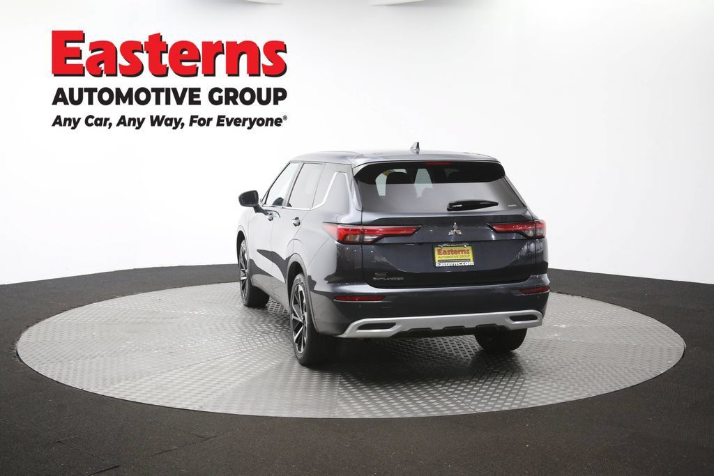 Used 2024 Mitsubishi Outlander SE AWD/4WD image 40